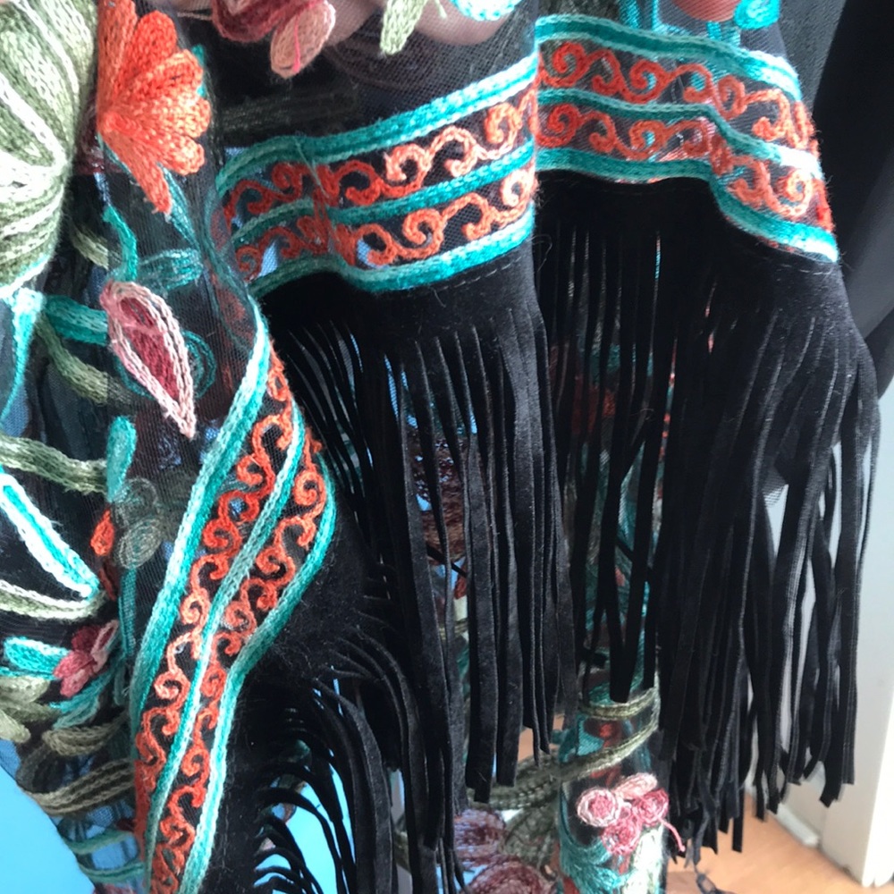 Long Shear Embroidered w/Tassels Jacket 🍀 - Picture 5 of 6